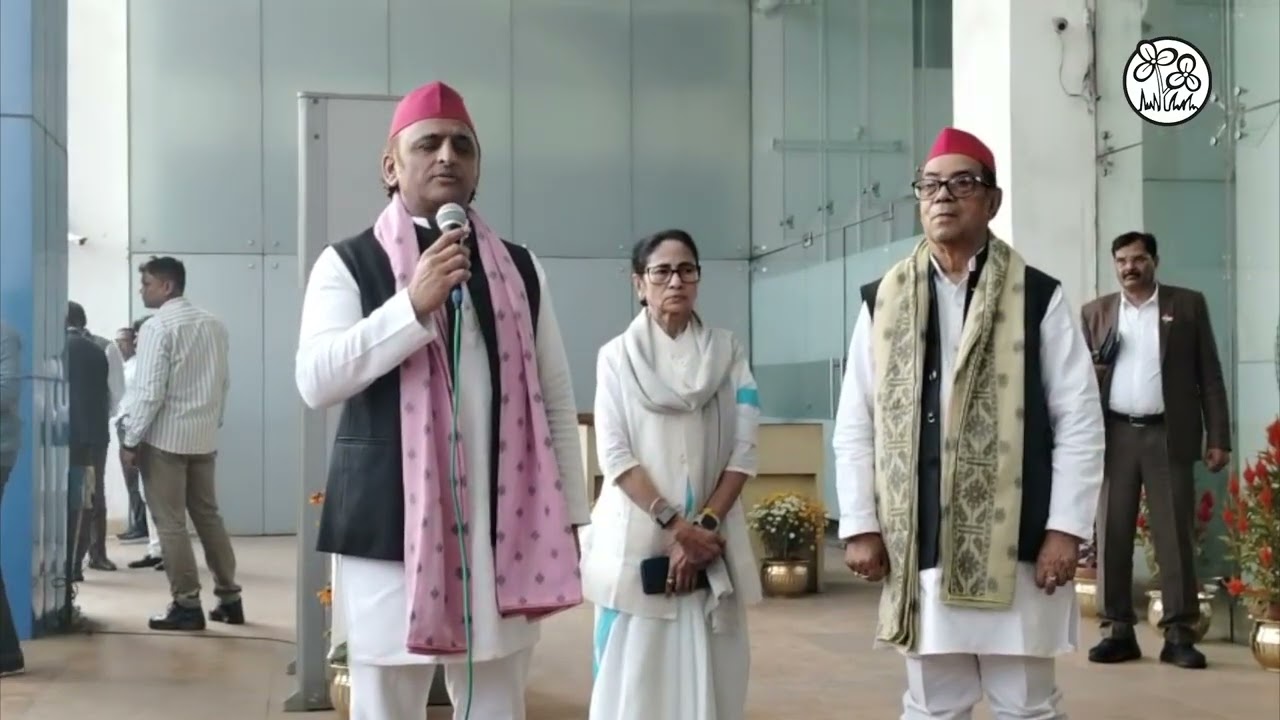 নবান্নে অখিলেশ যাদবের সঙ্গে দেখা মমতা বন্দ্যোপাধ্যায়ের