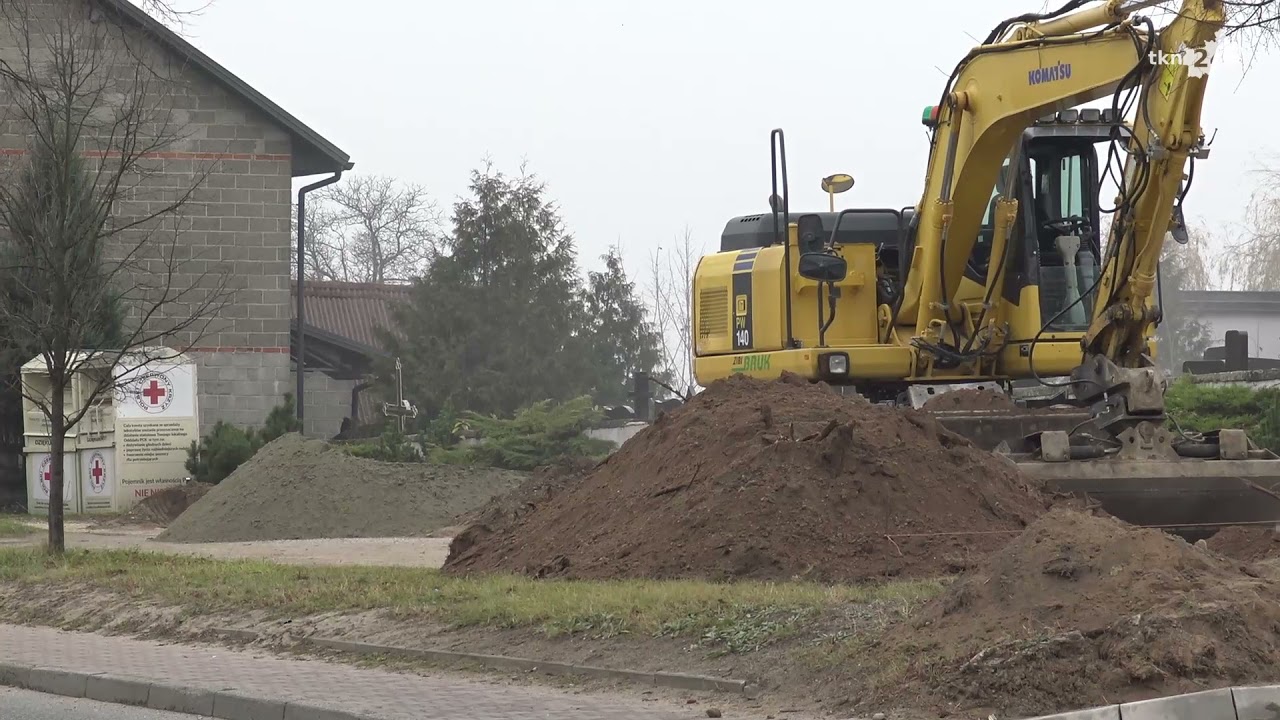 Fałk&oacute;w: Powstaje parking przy cmentarzu