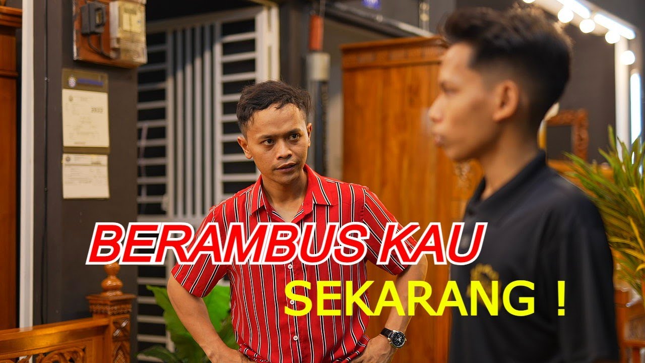 PURA-PURA BAIK DEPAN BOSS !