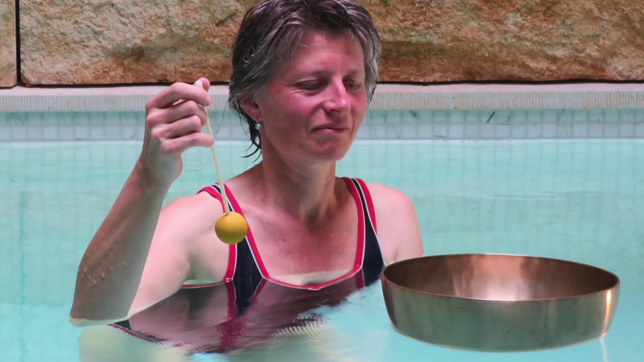 Klangmassage in der Wellnessoase Hofb&auml;der R&ouml;schenz