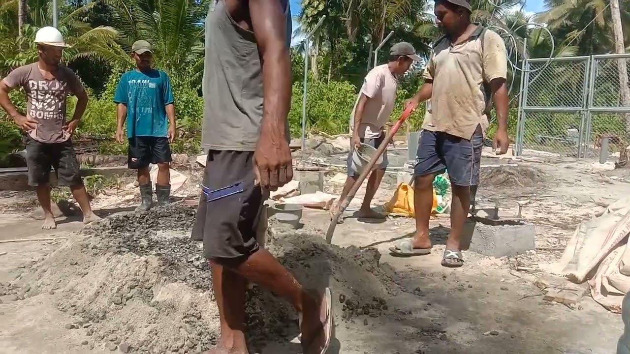 PEKERJA TOWER GMT 32 SITE SOPI II MOROTAI JAYA KAB KEPULAUAN MOROTAI