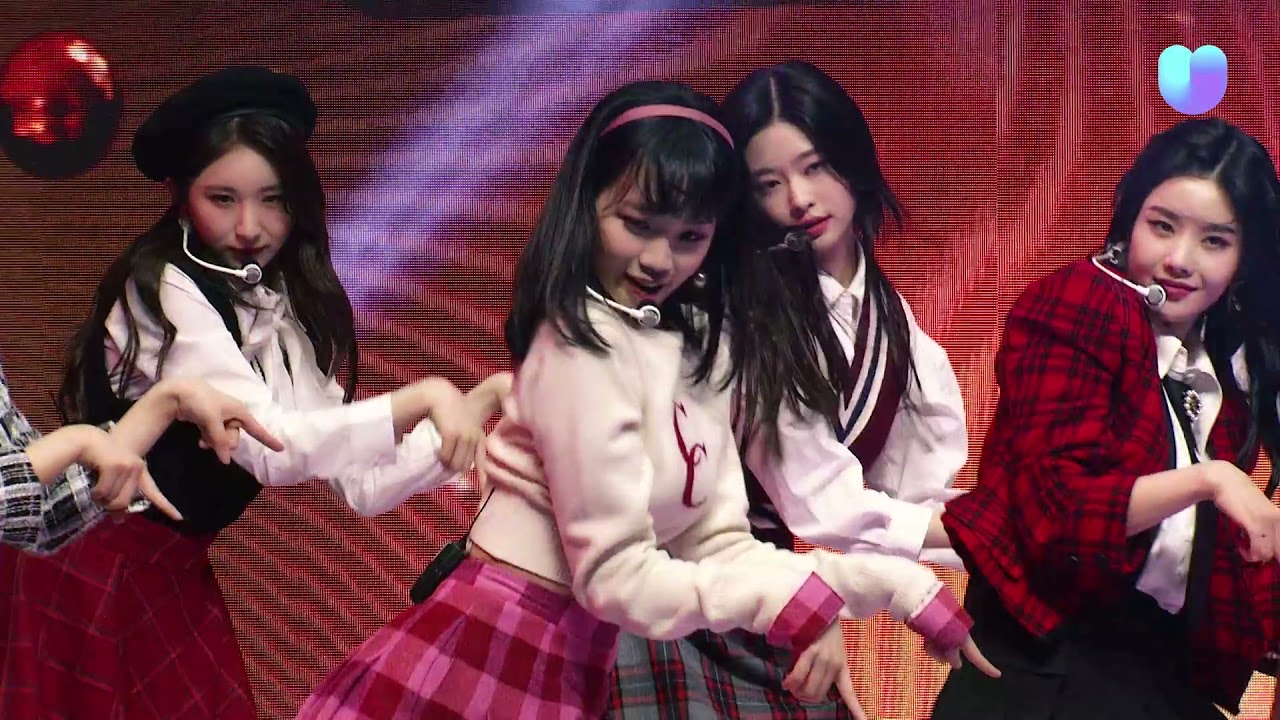 김채원 Kim Chaewon - D-D-Dance 직캠 Fancam