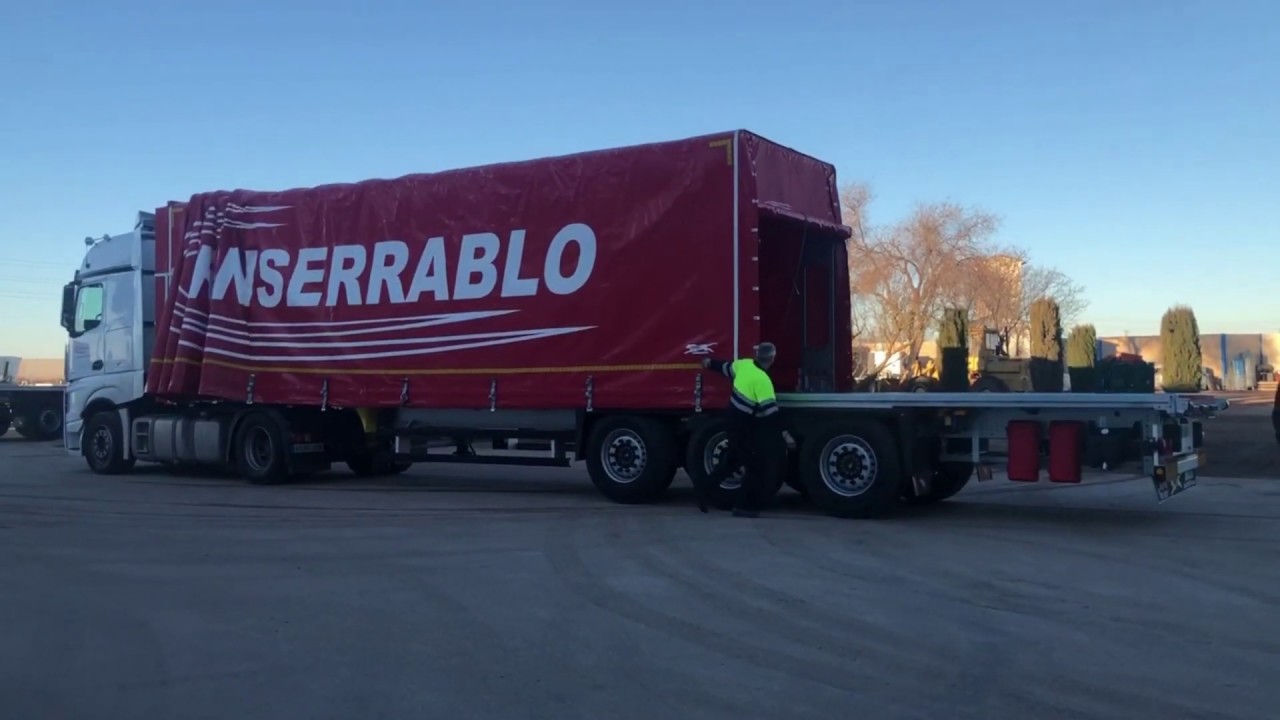 ¿Conoces las ventajas del SEMIRREMOLQUE 🚚 con lona EFECTO FUELLE?