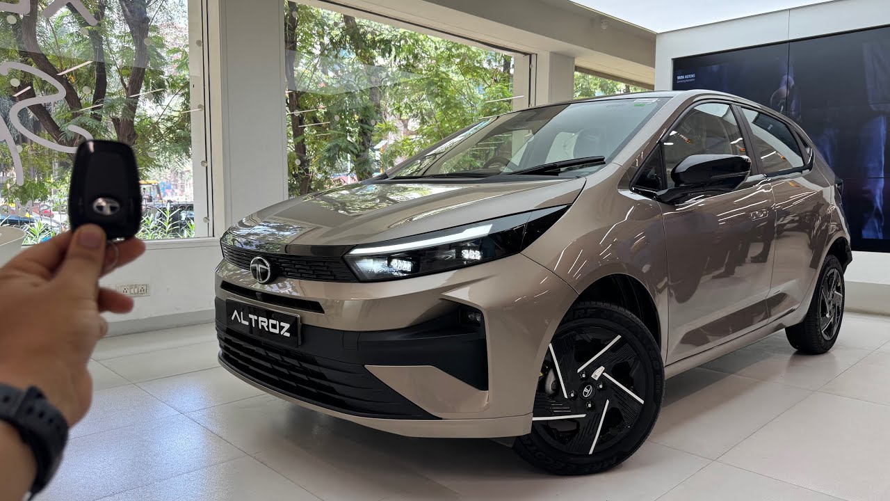 2025 NEW Tata Altroz Accomplished DCA | ₹ 11 Lakhs | Walkaround Review