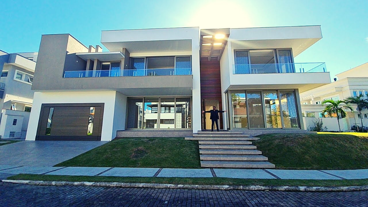 Mansão de luxo com 1000m² em Jurerê Internacional Único condomínio de Alto Padrão