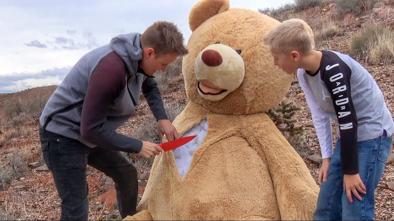 What's inside the World's Largest Teddy Bear?