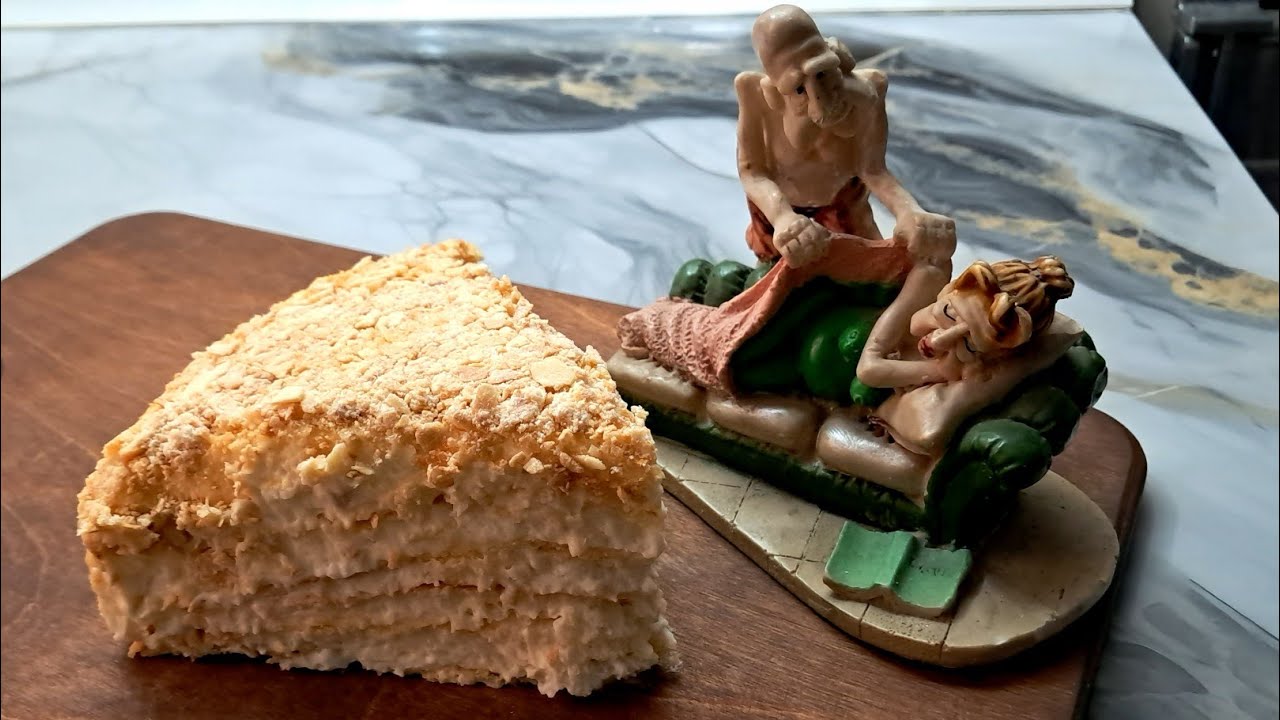 Easy Homemade Napoleon Cake | Flaky & Creamy