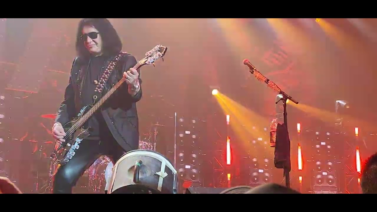 4K Full KISS KRUISE Landlocked 2025 Show close up.
