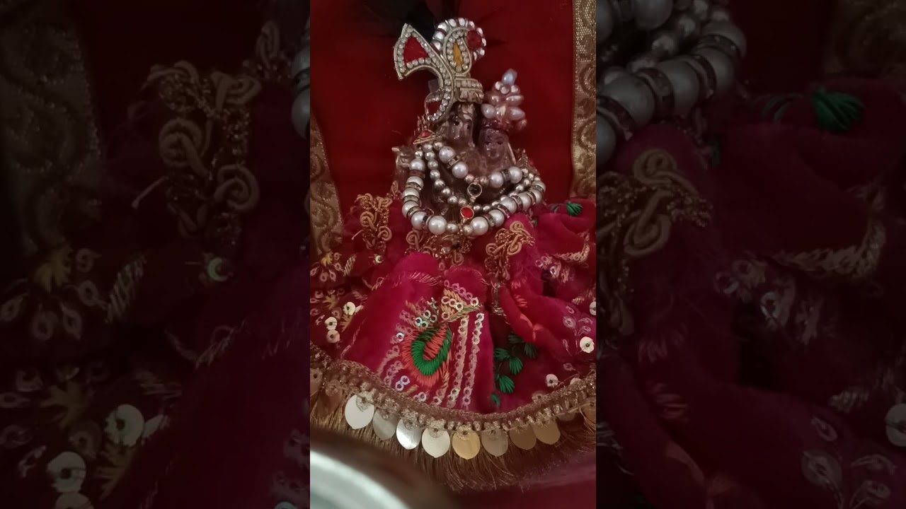 आरती कुंज बिहारी की 🙏🙏 आप सभी ध्यान से सुने और प्रभु का आशीर्वाद पायें जय श्री कृष्णा 🙏🙏🙏🙏🙏