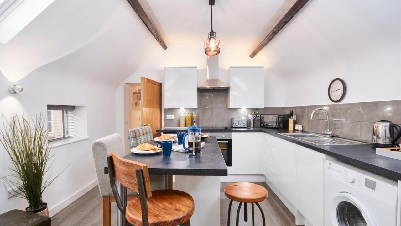Gateway Mews - Serviced Apartments | Derby, United Kingdom | Hotel Review ⭐
