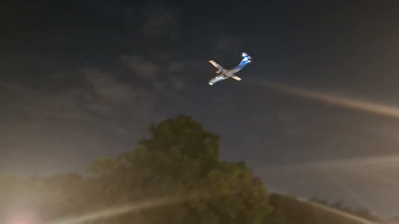 3台共舞1：2架華信航空atr72-600和立榮航空atr72-600（罕見的3台共舞）