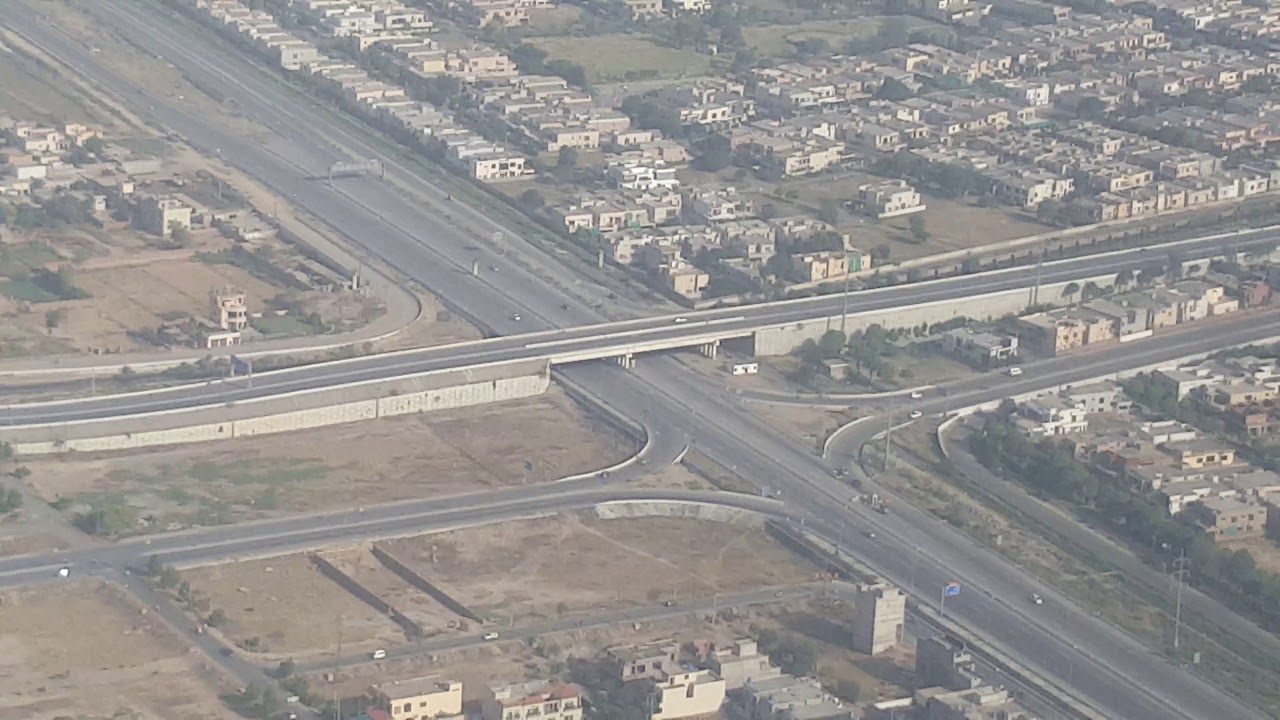 Emirates 777-300ER Landing In Lahore (LHE)