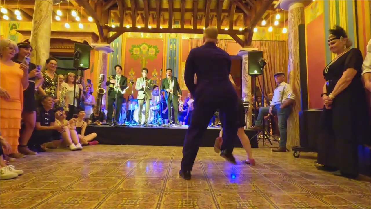 Nils & Bianca - Le Bal du Siècle - Canibal Dandies - Just Swingin - Château Laurens Agde