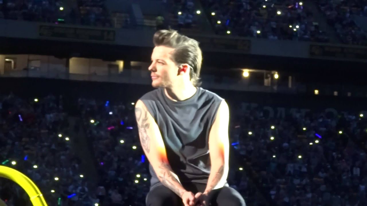 One Direction - Little Things live in Edmonton