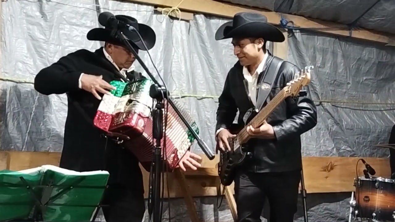 Presentación del Grupo Norteño El Amor de Dios en la cong. El Mesias.  Yo Soy Feliz y Eres Polvo Nad