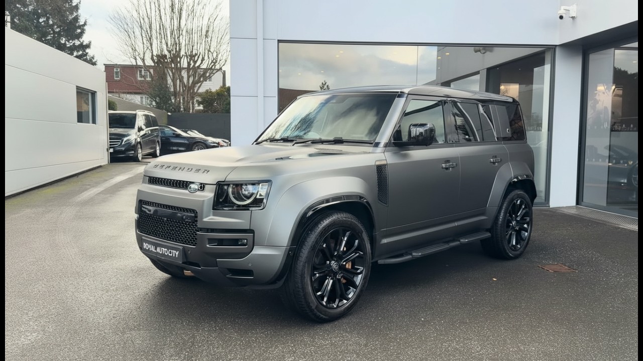 2025 Land Rover Defender 110 V8 OCTA Edition One - Faroe Green - Walkaround + Start-Up