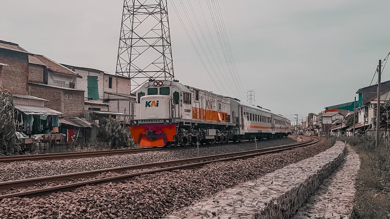 TAHUN BARU SPOT BARU, Hunting Kereta Api Di Spot Rawan Banjir Kaligawe Raya Semarang