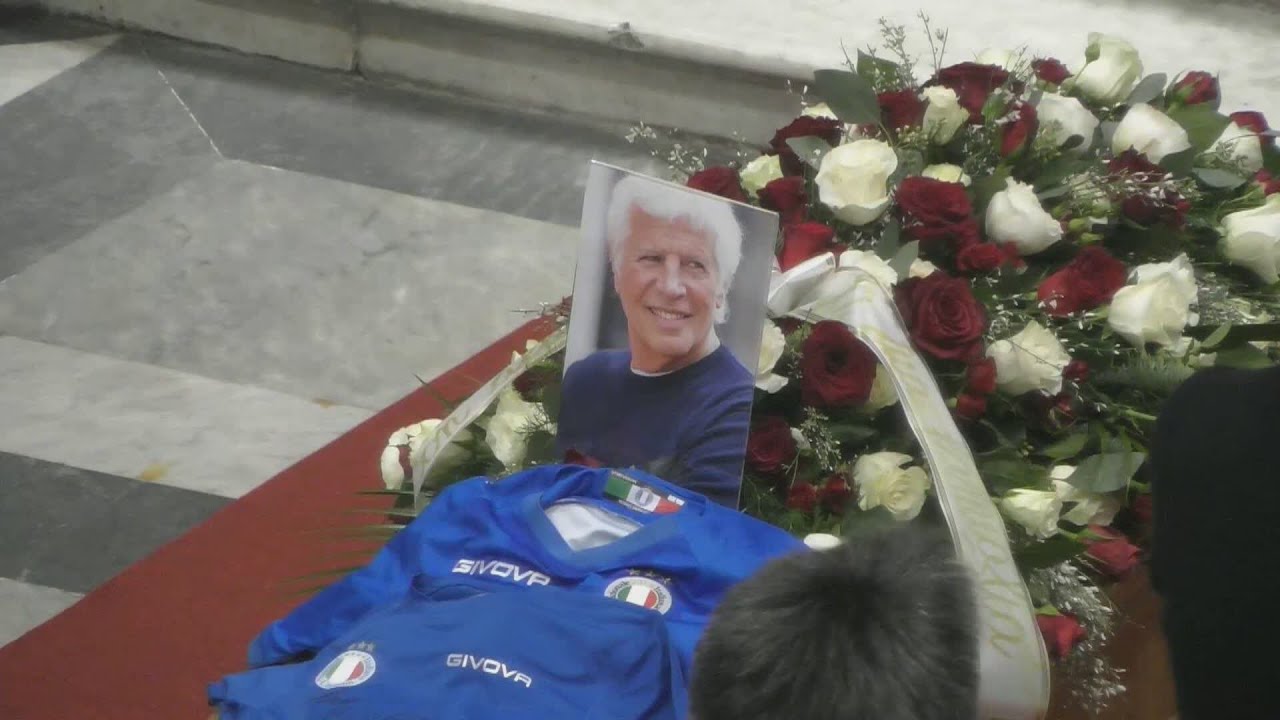 Nella Cattedrale di Chiavari l'ultimo abbraccio a Sandro Giacobbe