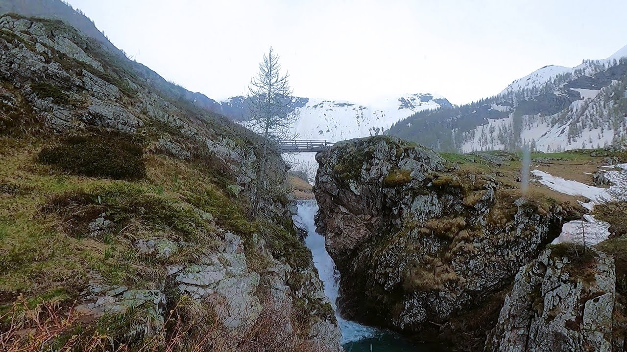 Le saut du Laire à Prapic, Orcières, Alpes