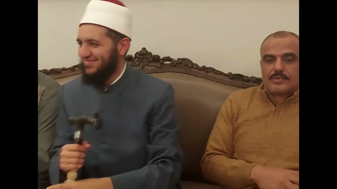 المأذون | إشهار عريس أفغاني وعروسة مصرية بالإنجليزية | فرحاد & إسراء