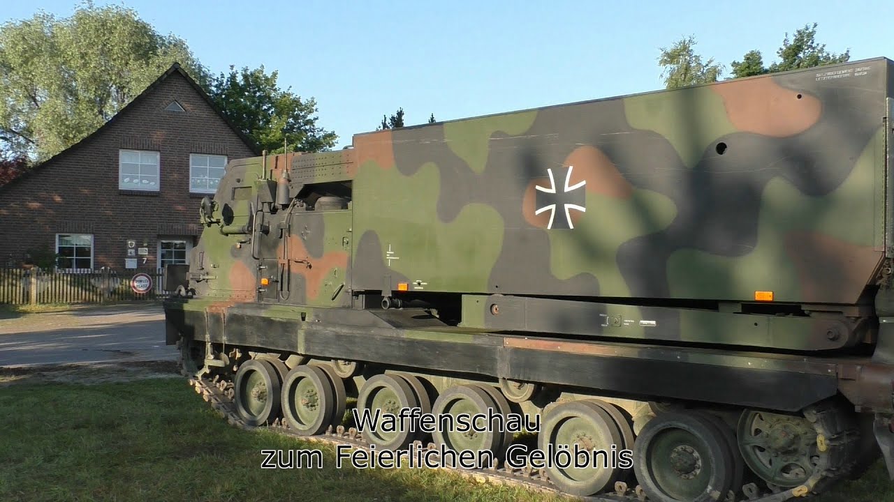 Statische Waffenschau zum feierlichen Gelöbnis in Eimke, Artillerielehrbataillon 325, ArtLBtl 325