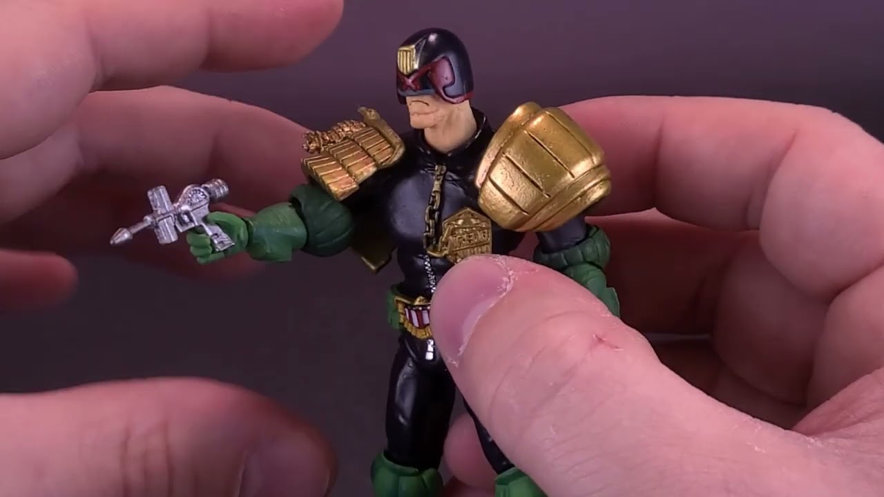 Hiya Toys Judge Dredd Exquisite Mini @The Review Spot