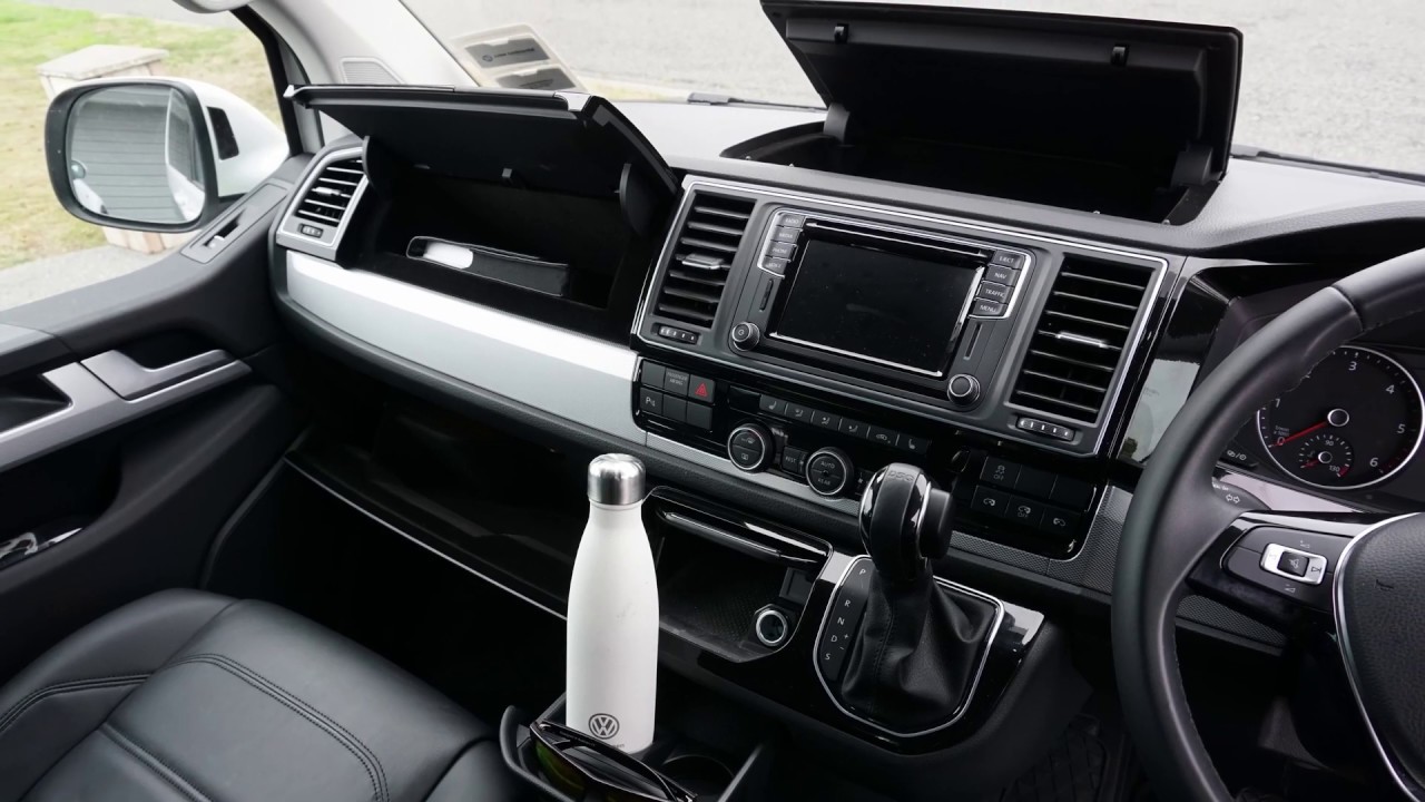 Volkswagen Multivan Highline (Two-Tone)