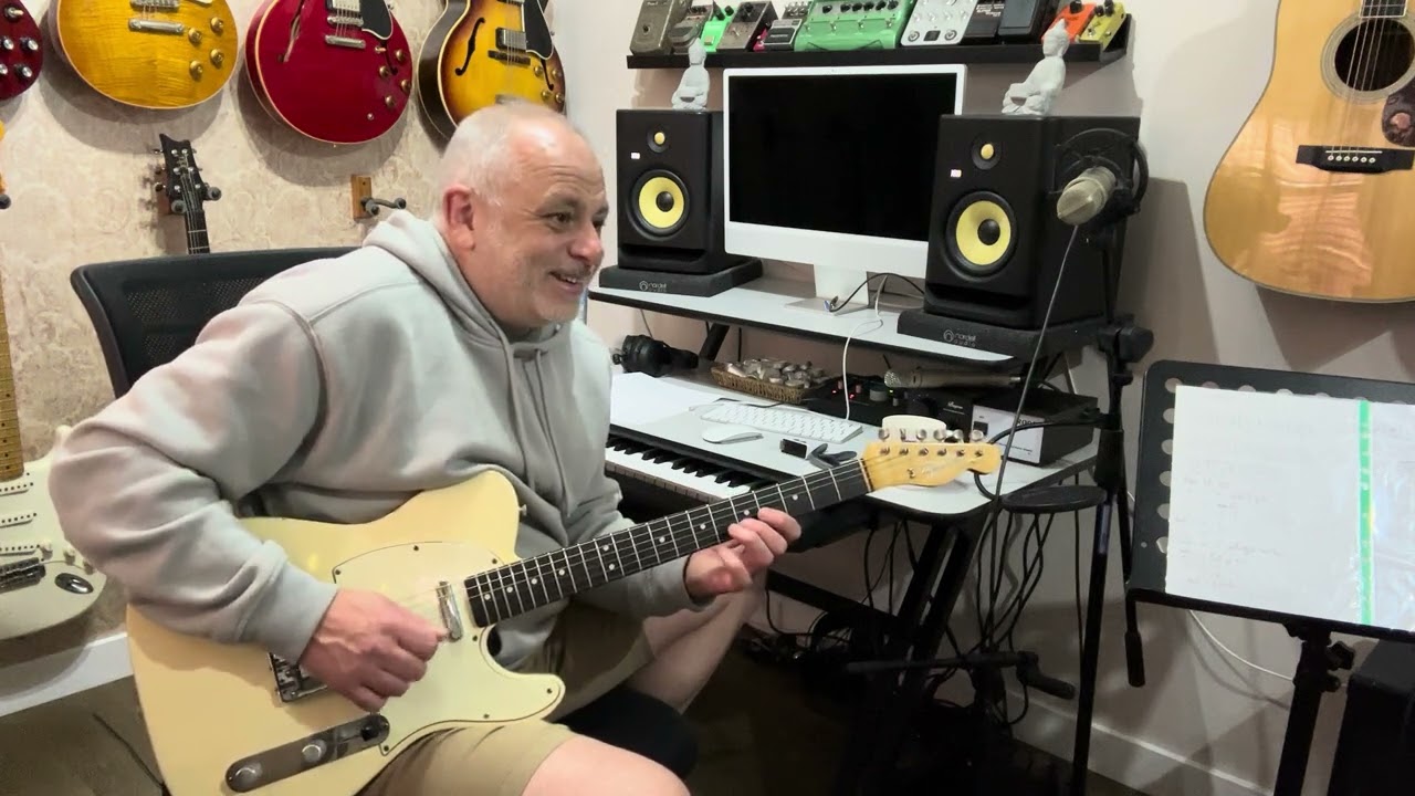 Guitar Student finally understands how to mix the major and minor pentatonic scales in a simple way