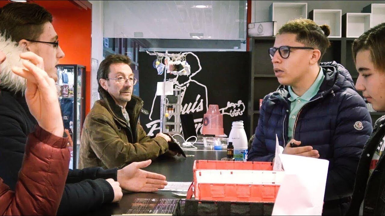 JE ME FAIS PASSER POUR UN VENDEUR ! LES CLIENTS PÈTENT UN CÂBLE !