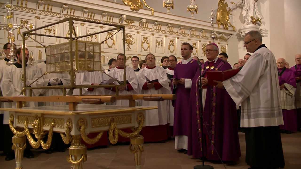 Frankenapostel wieder im Dom - Überführung der Reliquien