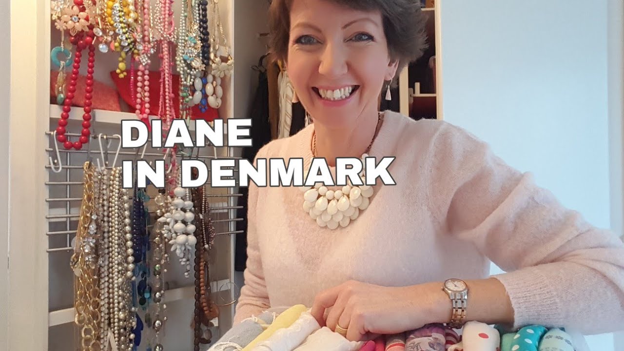 20 minute necklace/scarf declutter (DYT Type 1/4) plus a chat! (Flylady Zone 4, master bedroom)