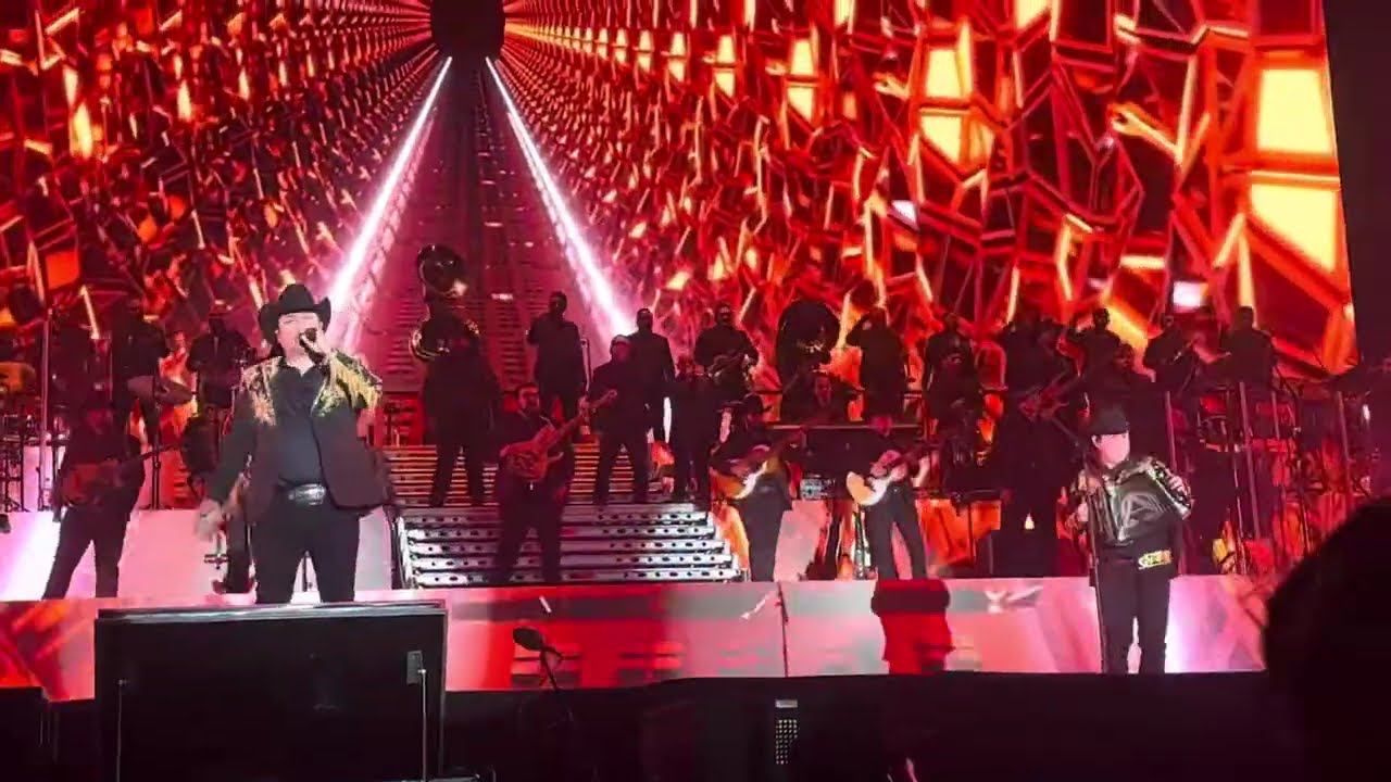 PRÓFUGOS DEL ANEXO  Con La Novedad JULION ÁLVAREZ  & ALFREDO OLIVAS  LEON GTO TOUR 2024