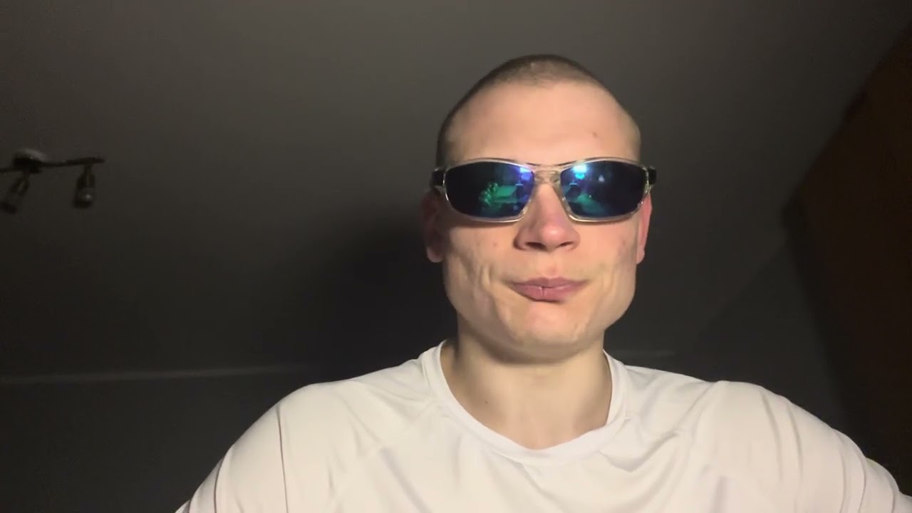 БЕССМЫСЛЕННЫЕ ТОЛПЫ РУШАТ ТВОЁ БУДУЩЕЕ