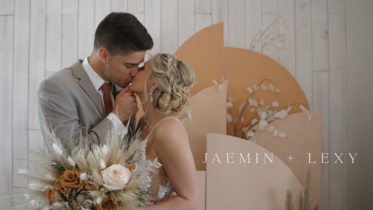 Iowa Wedding | Jaemin + Lexy | Little Lights on the Lane | West Branch, Iowa