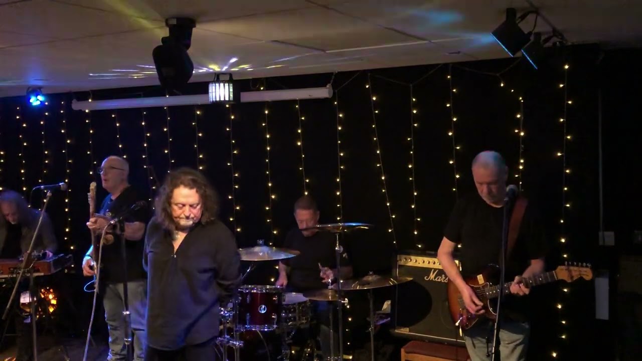 Deepurple at The Ashton Jubilee Club 13/2/26 ( When A Blind Man Cries )