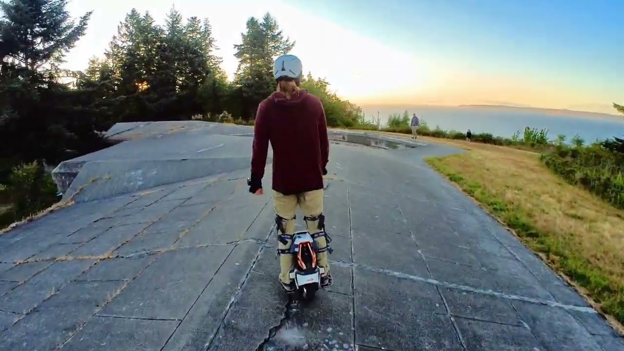 Gold S22 Pro Rides with Kingsong S18