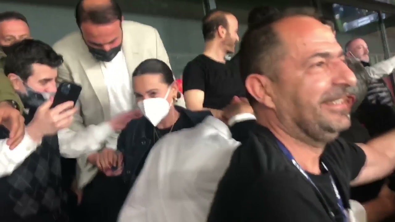 2020-2021 sezonu şampiyonu Beşiktaş ve kutlamalar.
