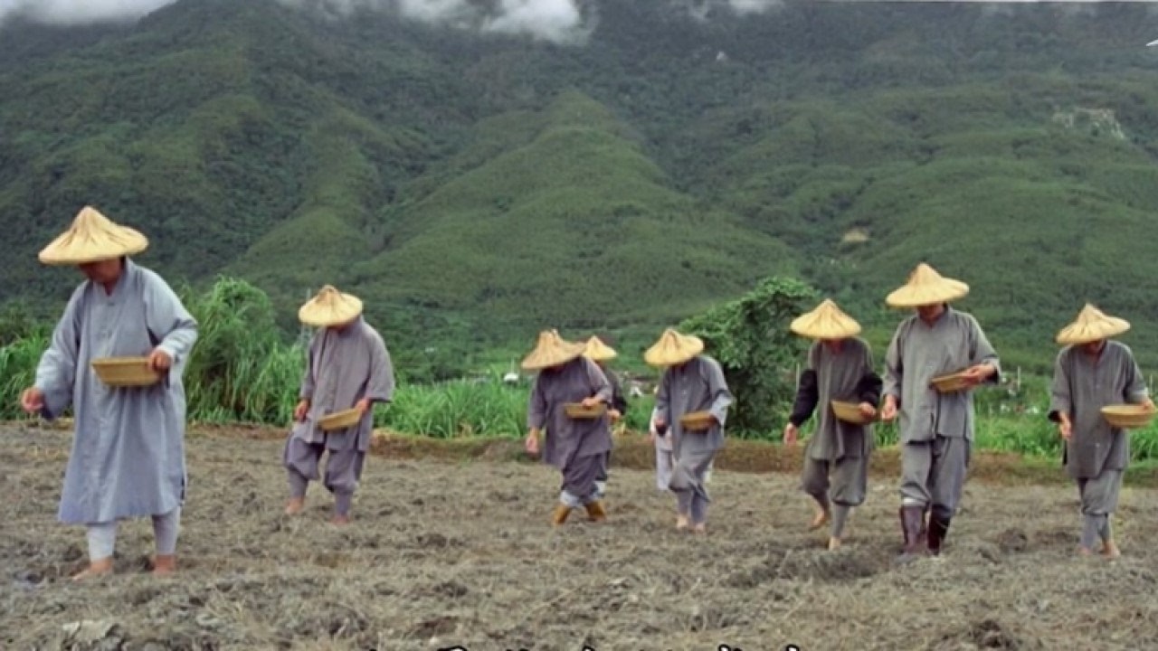 Da Ai Journal - A Story of Self-Reliance (大愛全紀實 - 靜思家風 自力耕生的願行)