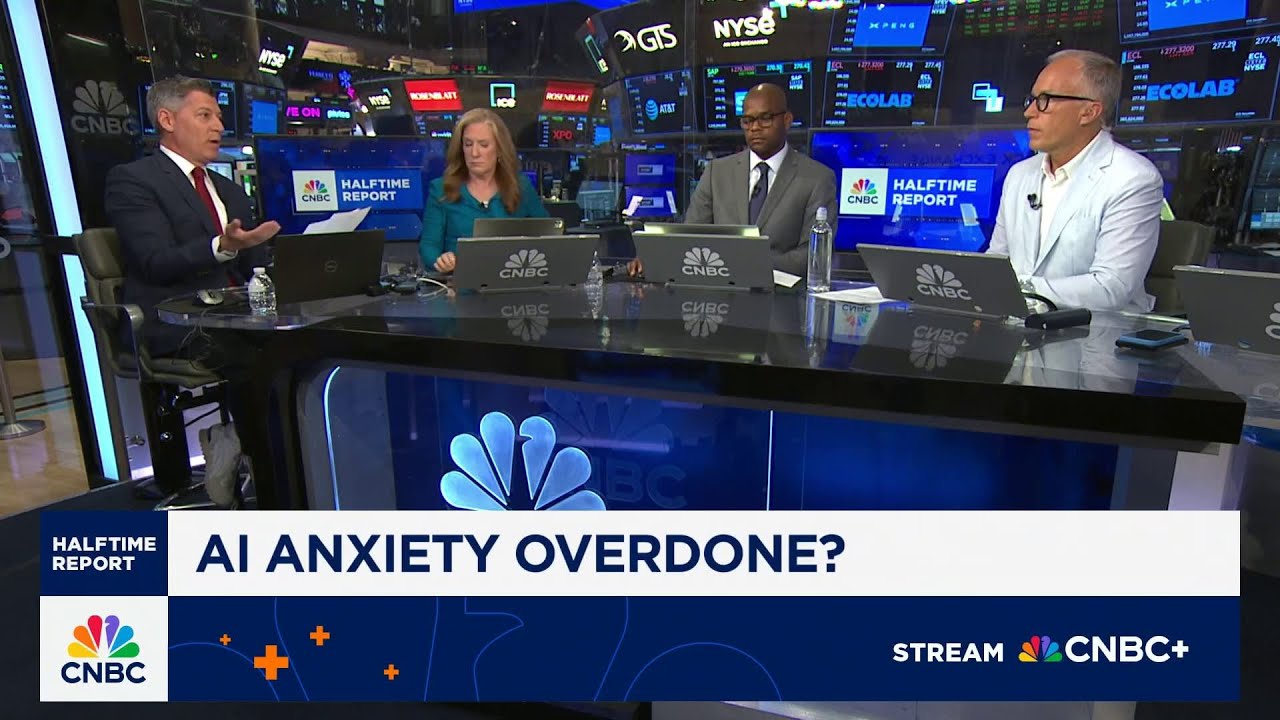 The 'Halftime' Investment Committee debate whether Apple should buy Perplexity