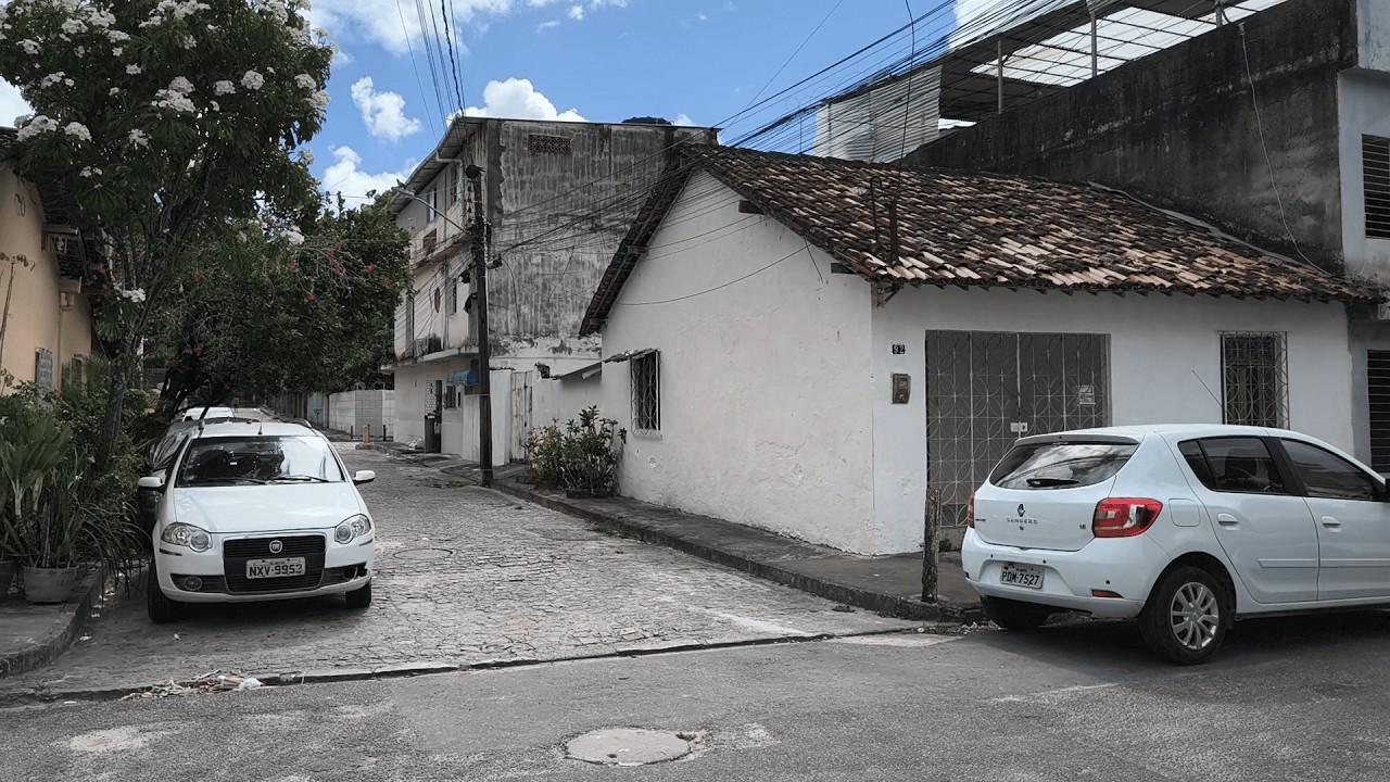 Casa com 2 quartos e garagem - Macaxeira - Casa Amarela