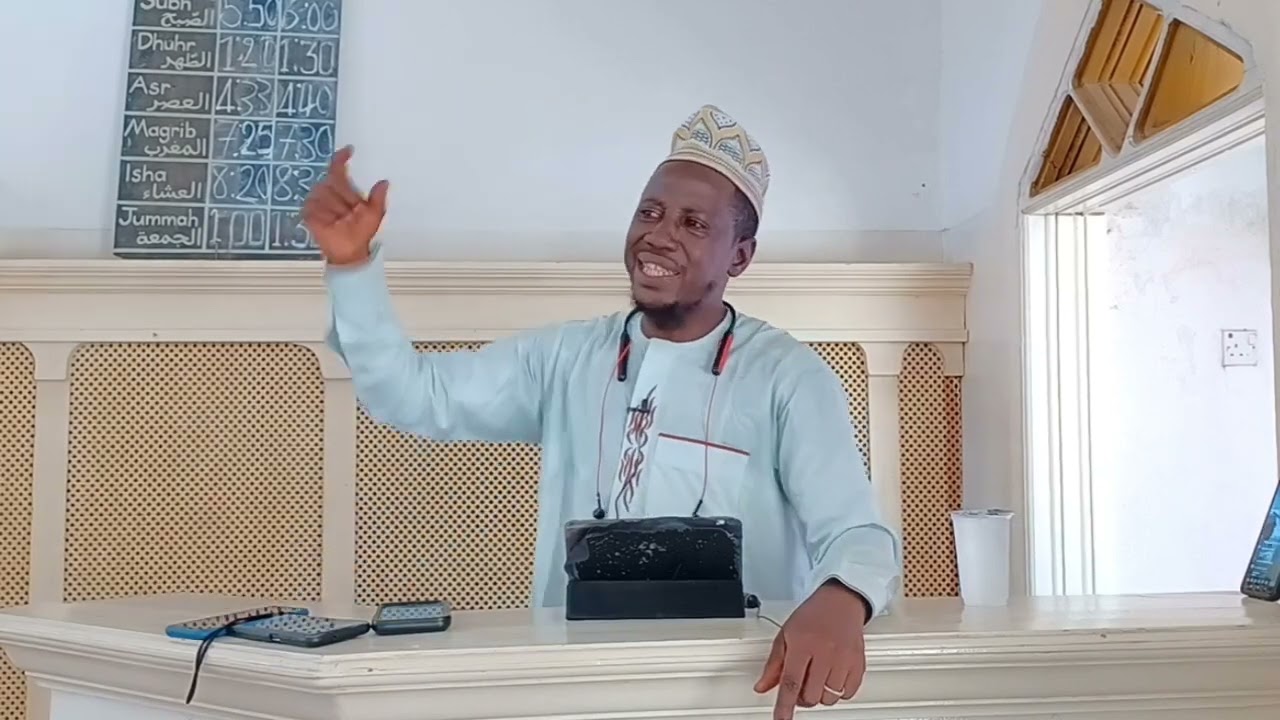 rolling of circumcision and FGM in Islam 'Ishaka Touray SOONINKE LANGUAGE,حكم ختان الاناث