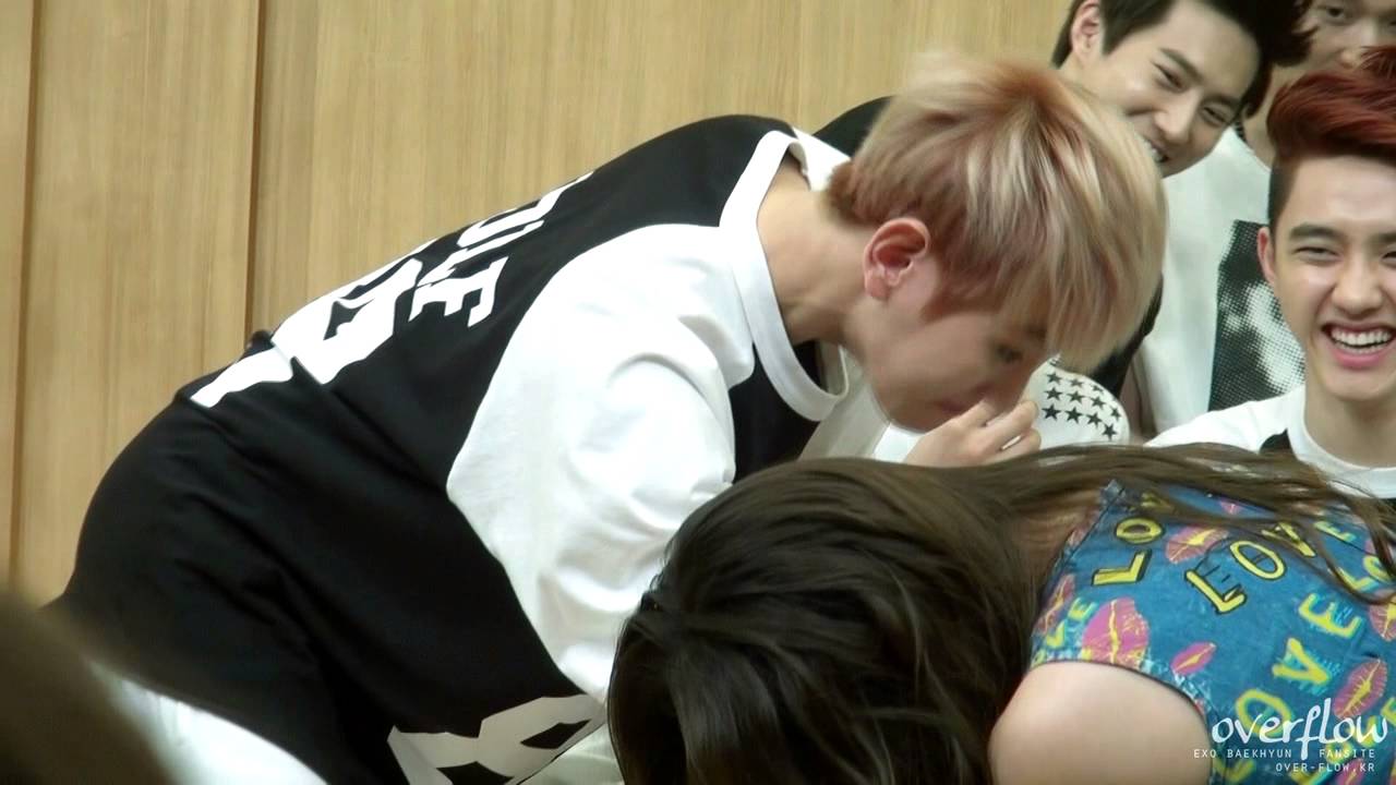 [OVERFLOW] 130711 컬투쇼 : 팔씨름 하는 백현♥ 근데 아파요~