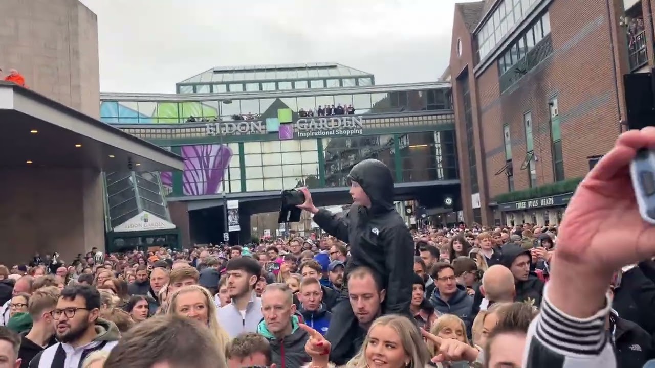 Newcastle United Trophy Open Top Bus March 2025