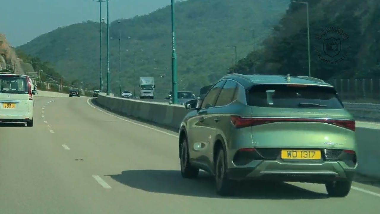 車CAM直擊 - 快線L即場派彩 👍 最好笑係佢真係知自己阻路..讓返條路之後就想走 😂😂