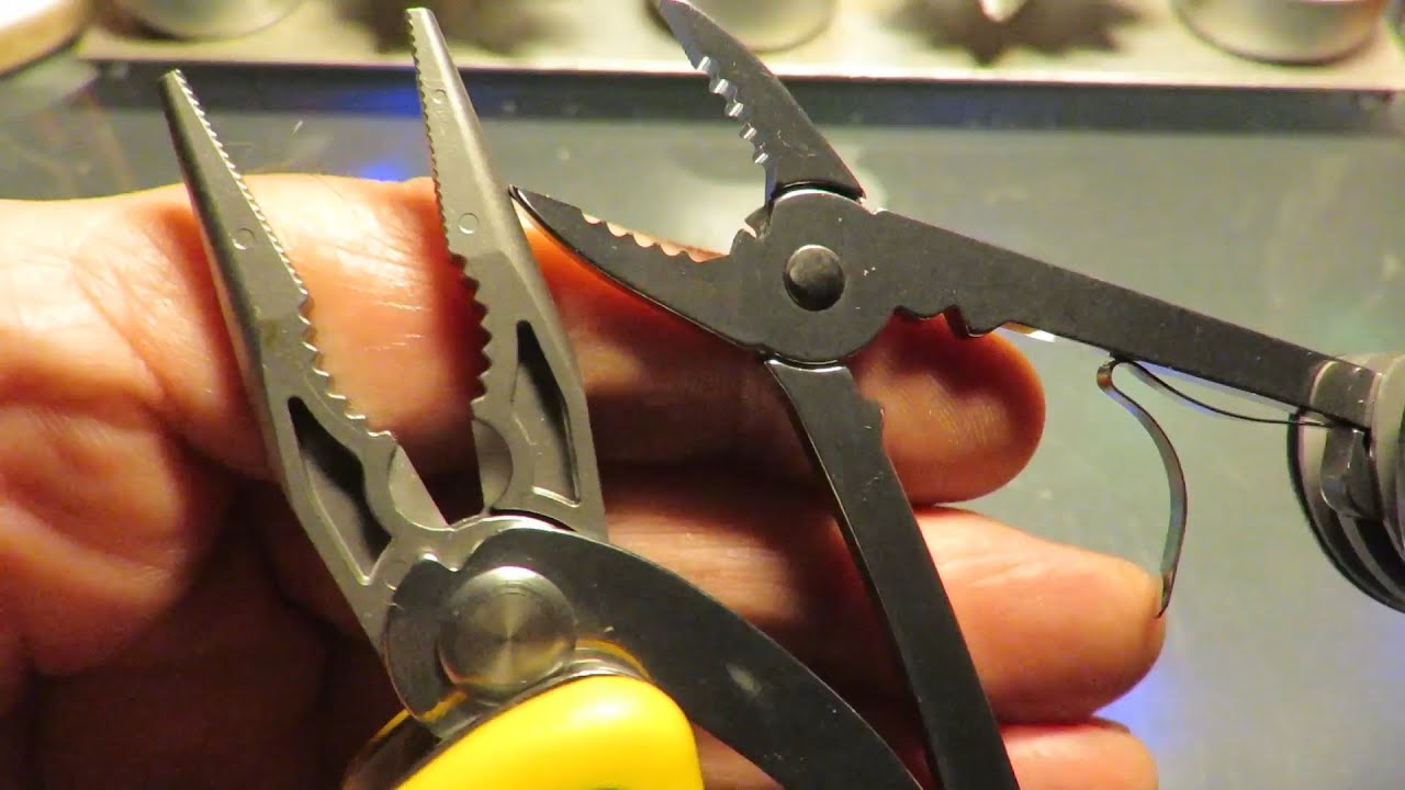 VICTORINOX : Ranger Grip BOATSMAN vs SKIPPER Navi Camo! [MT VOD]