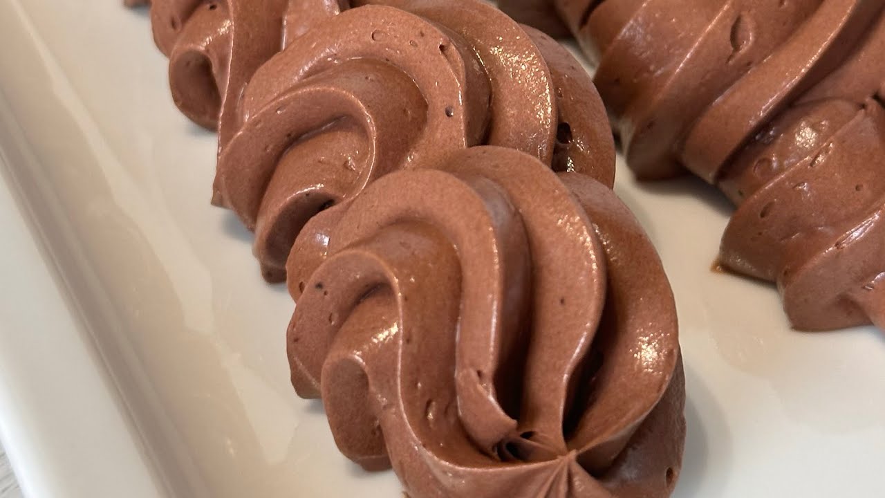 Crema cu cacao perfecta pentru torturi si prajituri 👌🍰#crema #cacao #fyp #viral #pastry