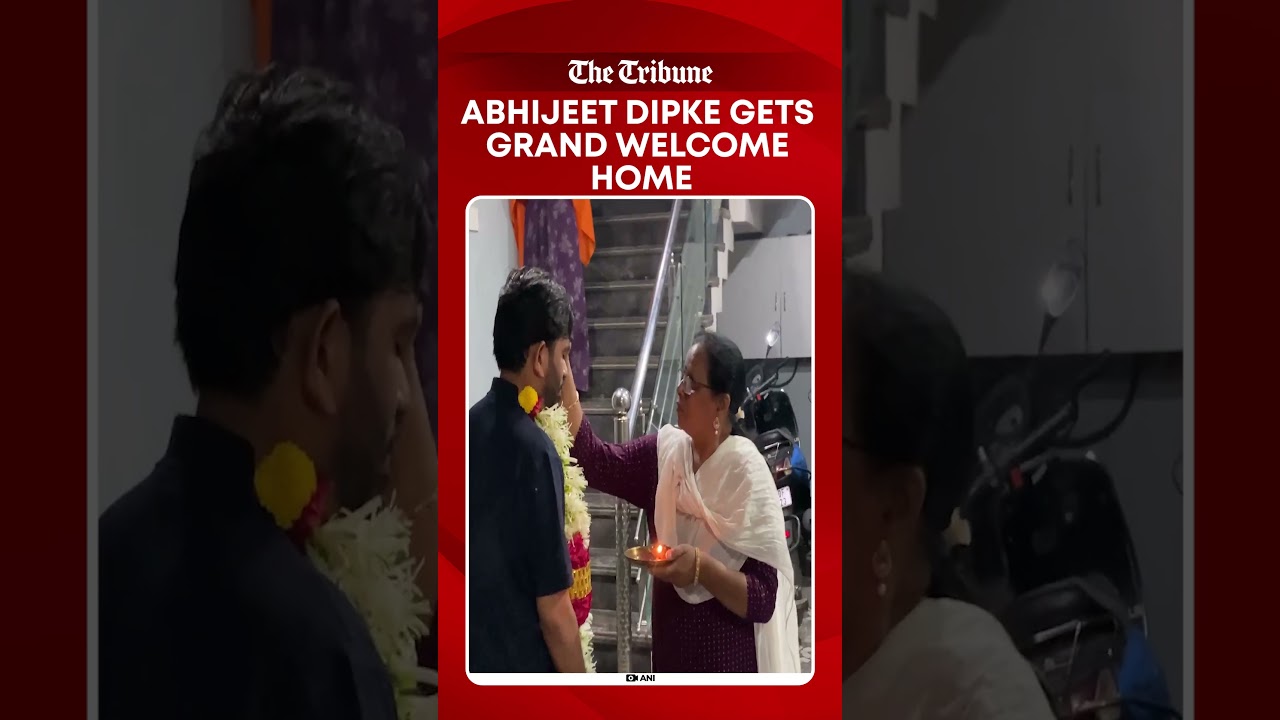 CJP Founder Abhijeet Dipke Receives Grand Welcome at Waluj Home After Jantar Mantar Protest