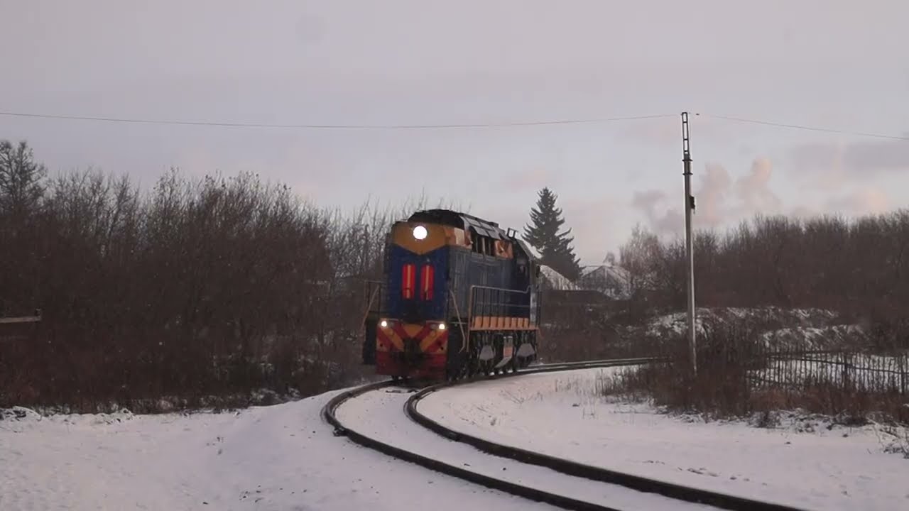 ТЭМ14-0191 следует резервом с приветливой бригадой