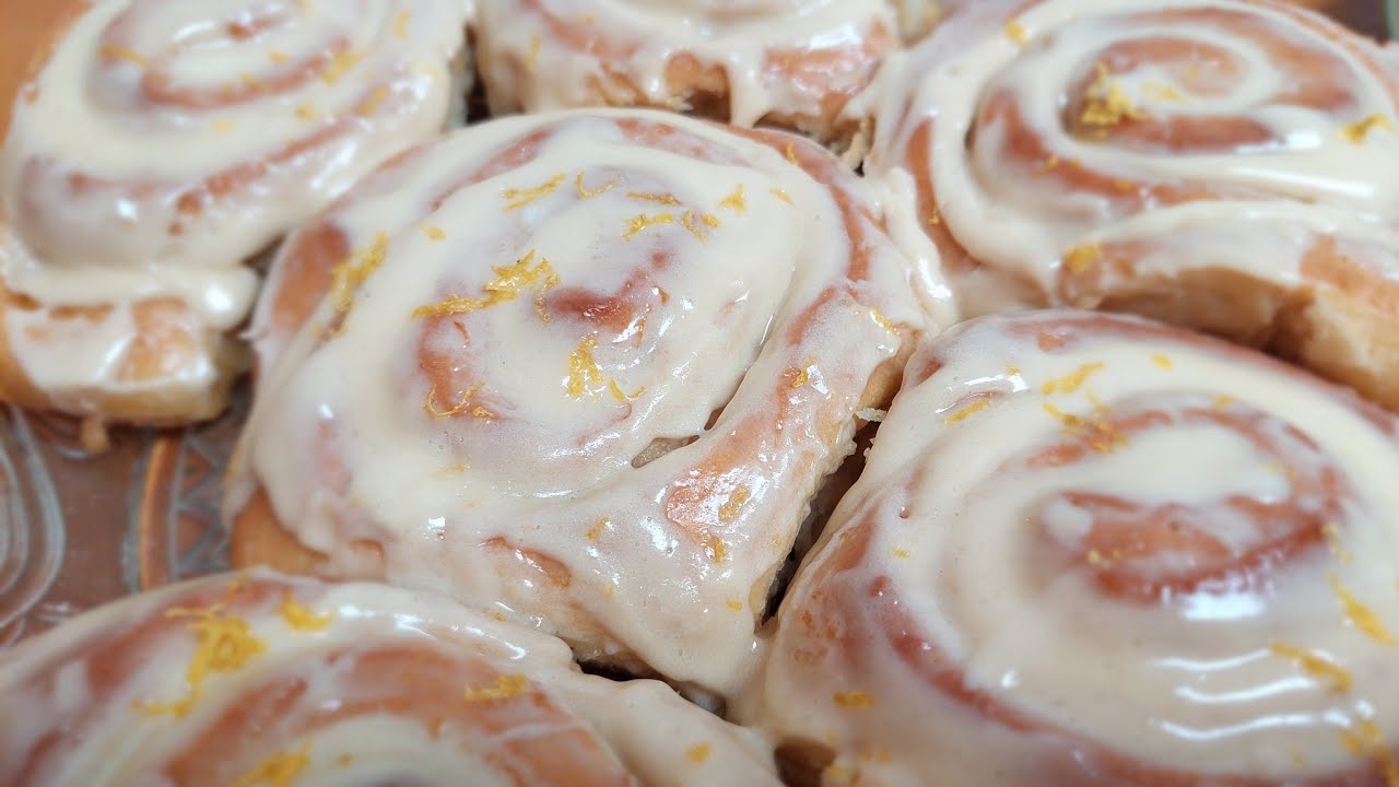 Rollitos de limón (Lemon Rolls)