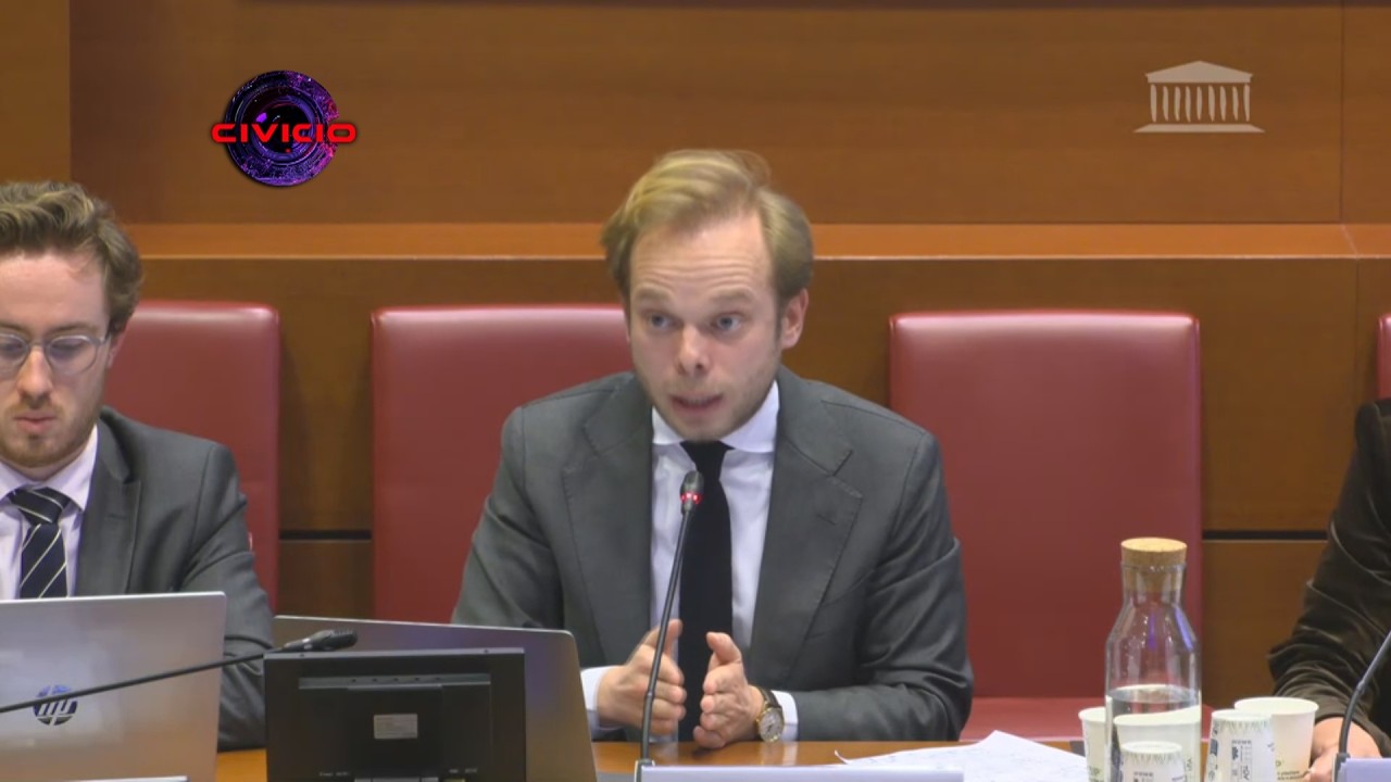 PATRICK COHEN RÉCIDIVE LE RAPPORTEUR CRAQUE ET LE DÉMOLIT